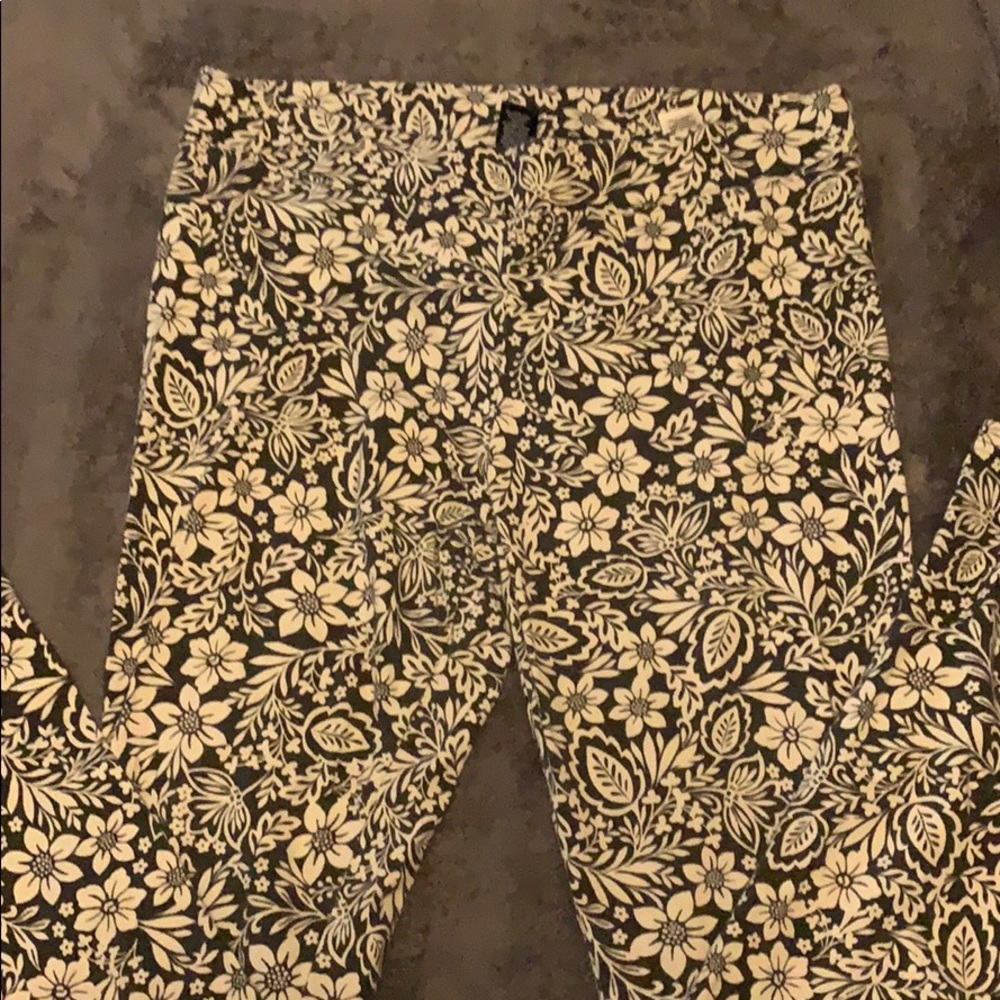 White and black floral leggings